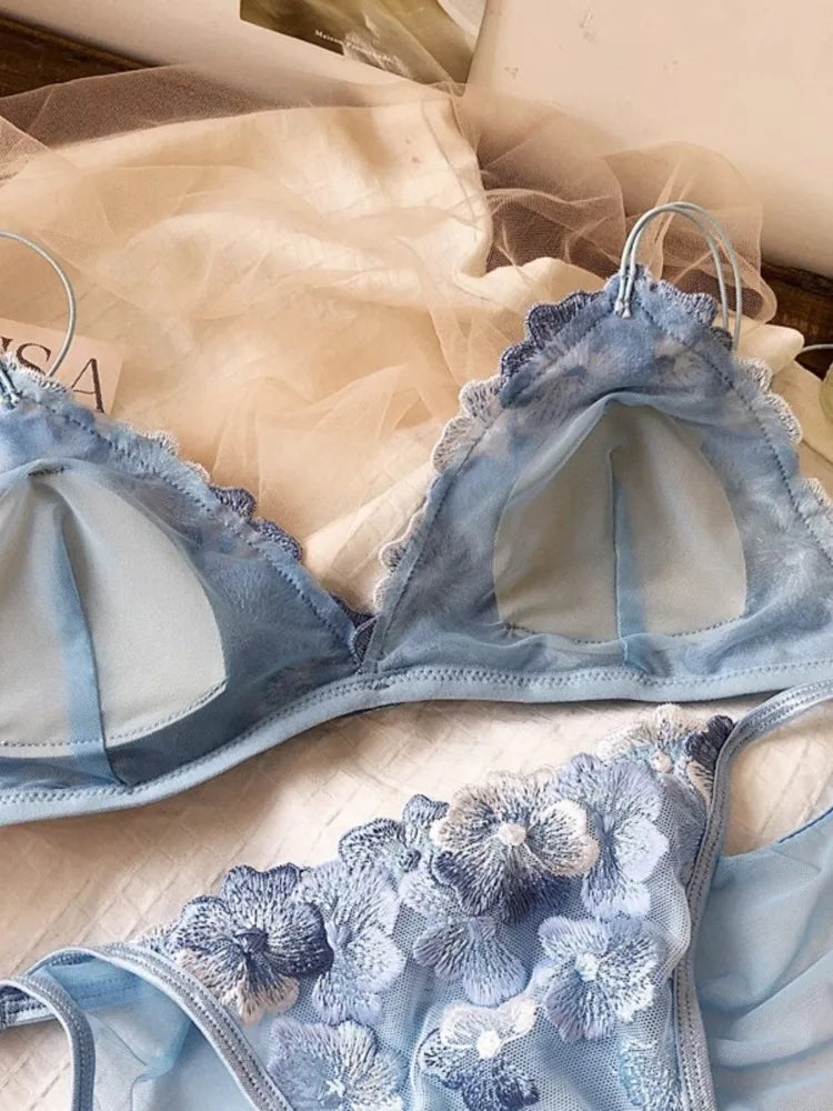 French Niche Lingerie Set Embroidered Mesh Triangle Cup Wireless Bralette Retro Lace Thin Sexy Comfortable Bra USA Tushy MOYISU